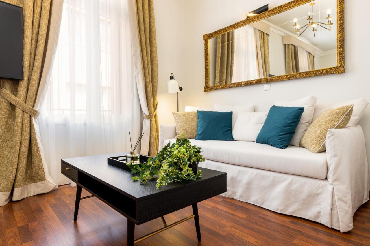 Asty Luxury Apartments Atenas Exterior foto