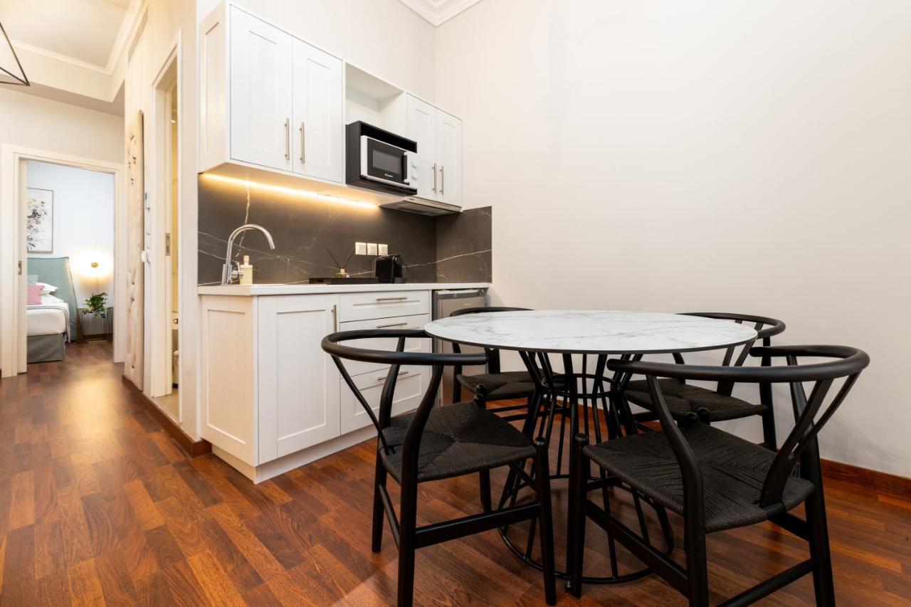 Asty Luxury Apartments Atenas Exterior foto