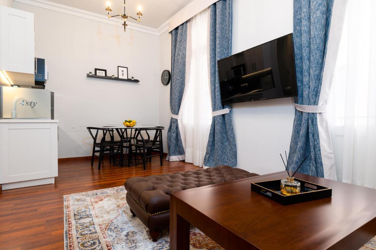 Asty Luxury Apartments Atenas Exterior foto