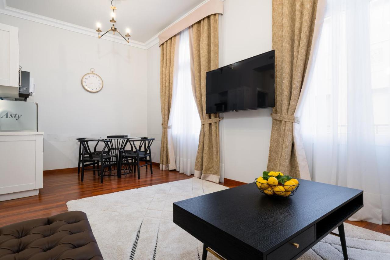 Asty Luxury Apartments Atenas Exterior foto