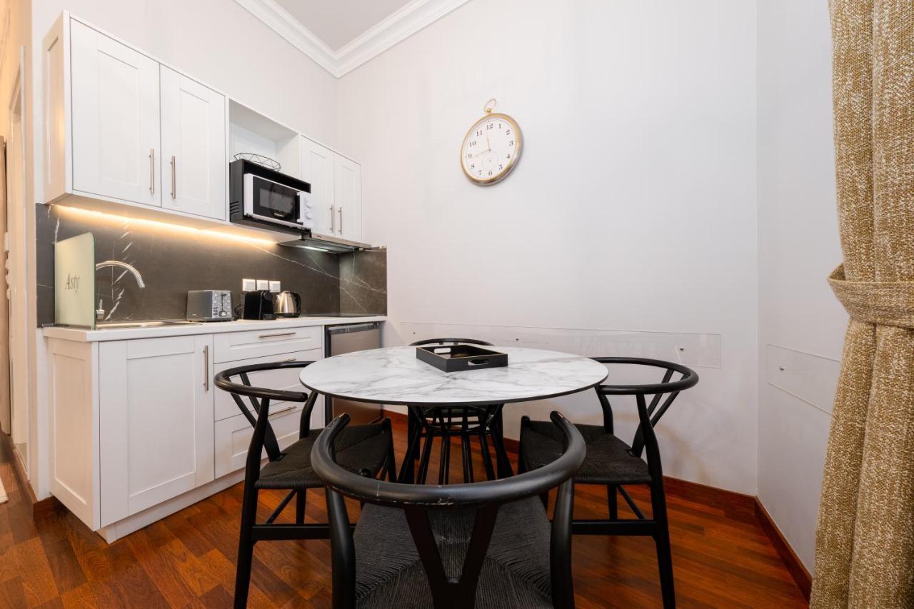 Asty Luxury Apartments Atenas Exterior foto