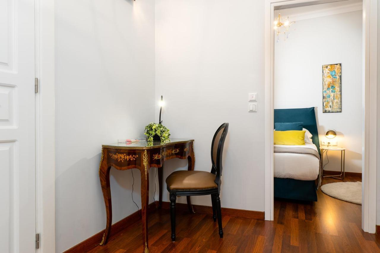 Asty Luxury Apartments Atenas Exterior foto